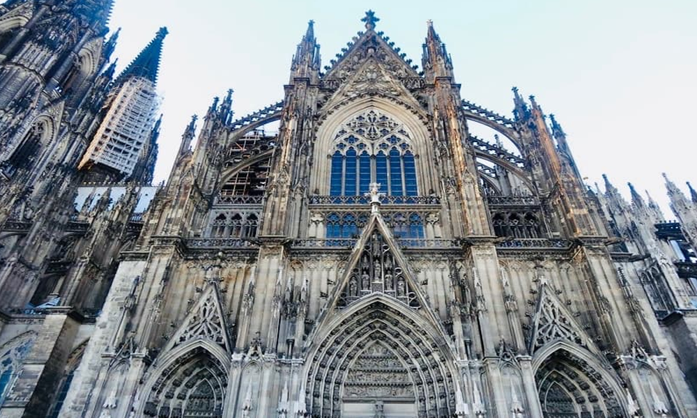 Katedral Köln: Mahakarya Arsitektur Gotik di Jerman