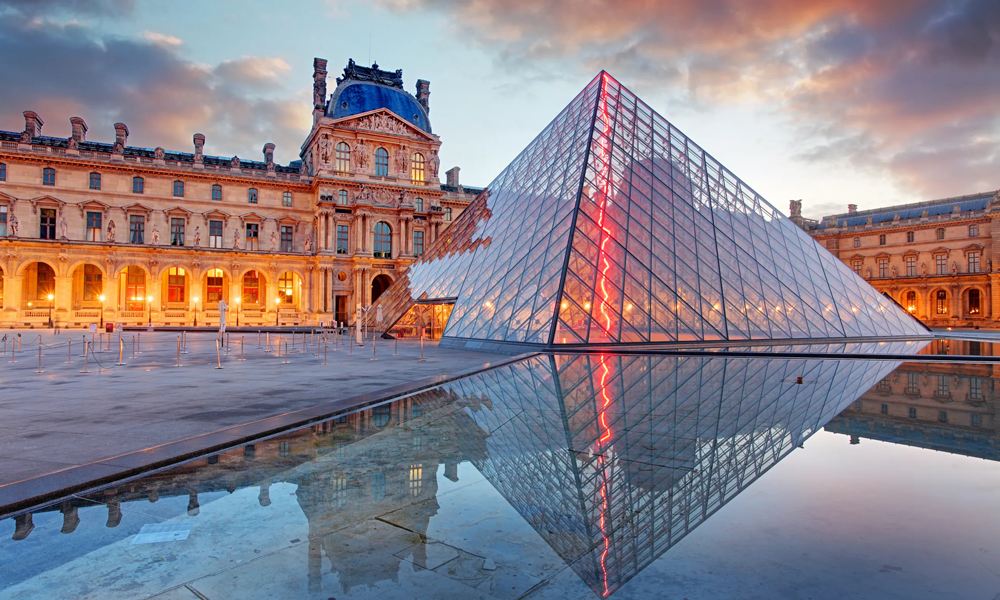 Museum Louvre: Khazanah Seni Dunia di Jantung Paris