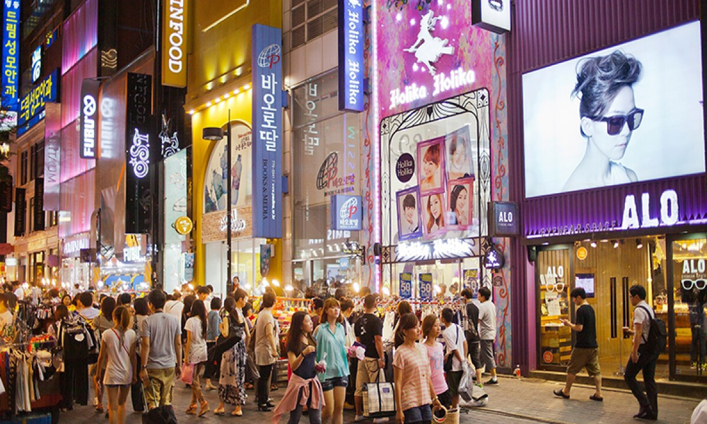 Myeongdong: Surga Belanja dan Hiburan di Seoul