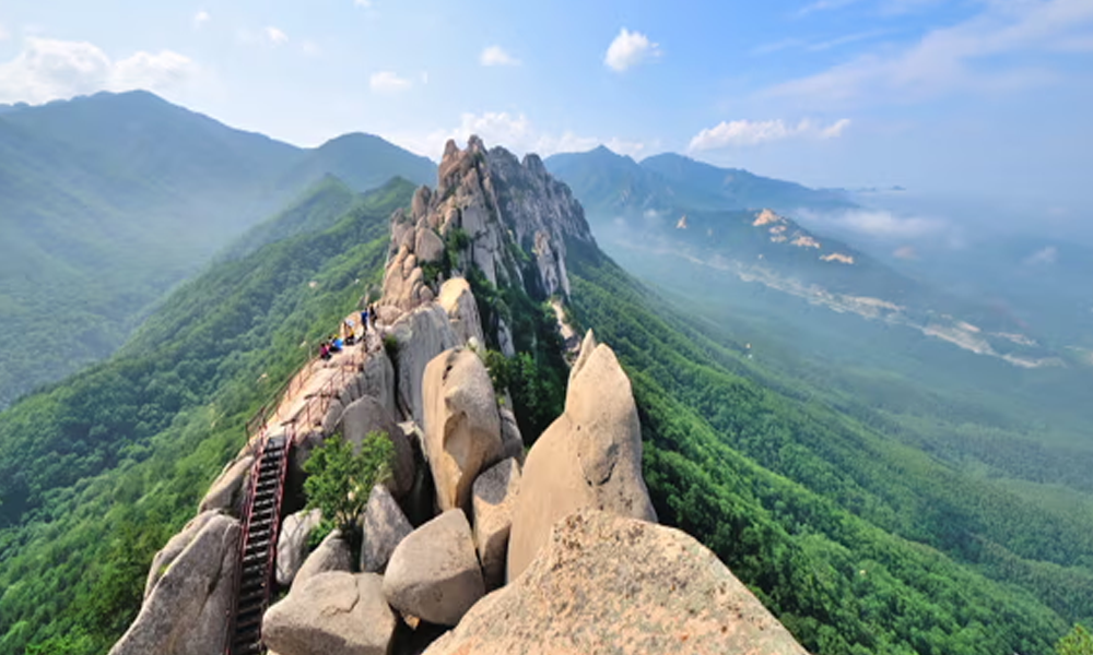 Seoraksan National Park: Surga Tersembunyi di Korea Selatan