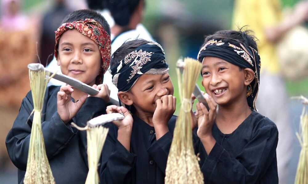 Suku Sunda Kekayaan Budaya Nusantara