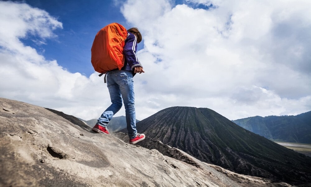 Hiking di Gunung Bromo: Petualangan Menuju Puncak Para Dewa